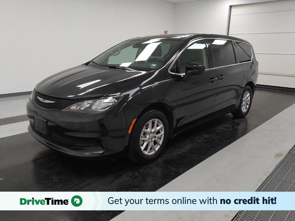 2023 Chrysler Voyager in St. Louis, MO 63125 - 18105226