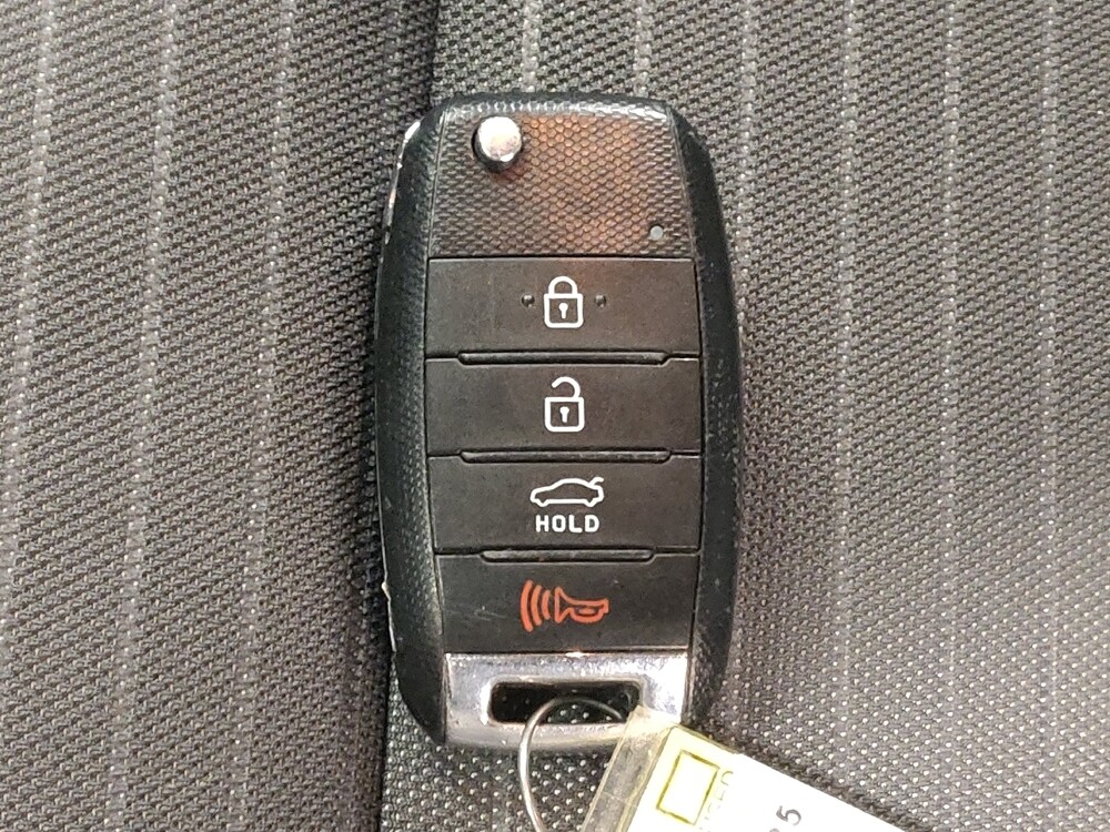 2017 Kia Forte in Lewisville, TX 75067 - 18105244 32