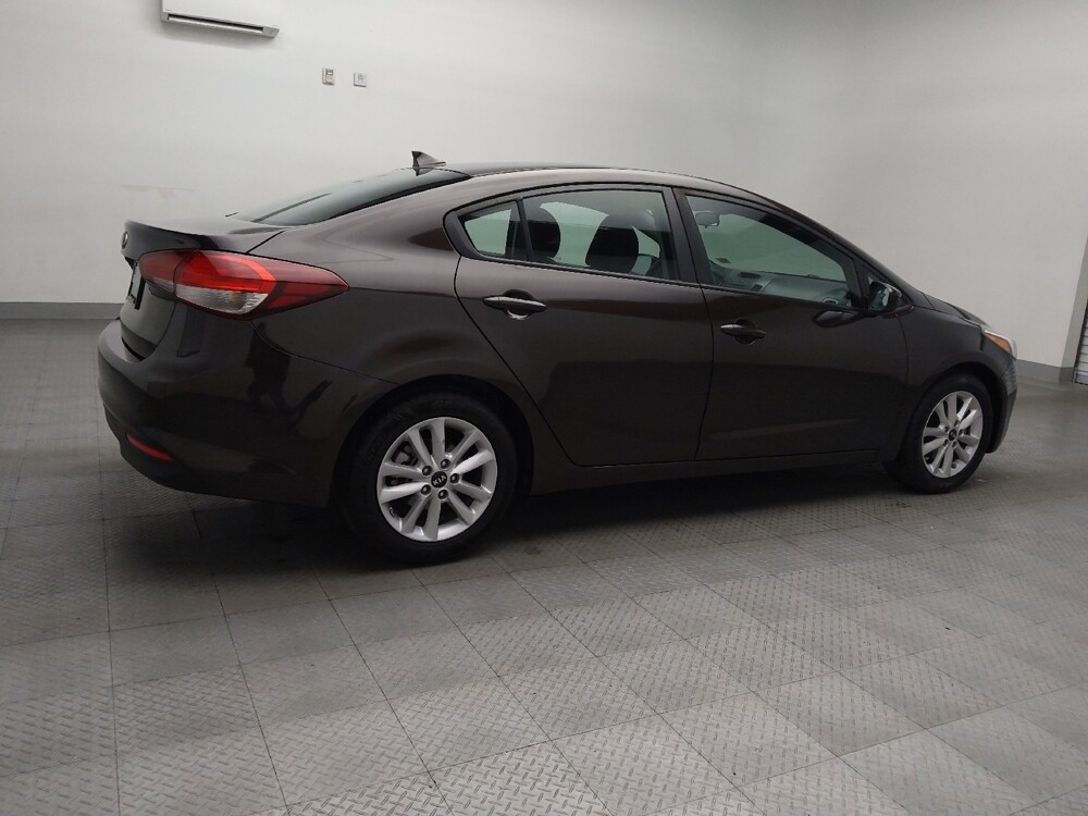2017 Kia Forte in Lewisville, TX 75067 - 18105244 10