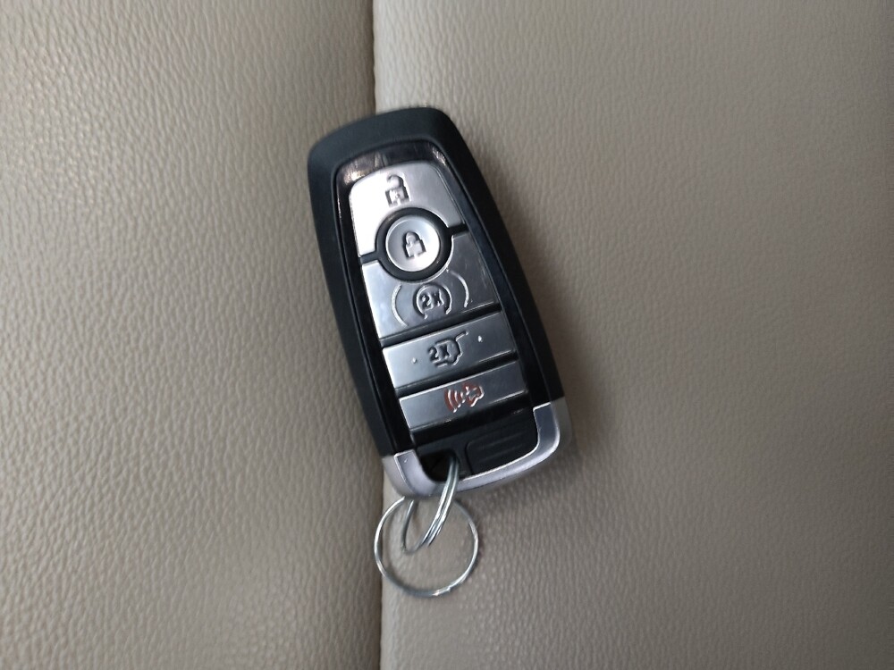 2021 Ford Explorer in Gladstone, MO 64118 - 18105252 32