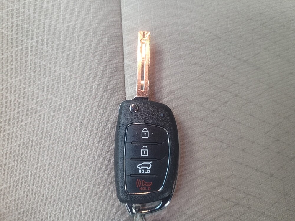 2017 Hyundai Tucson in Indianapolis, IN 46222 - 18105257 32