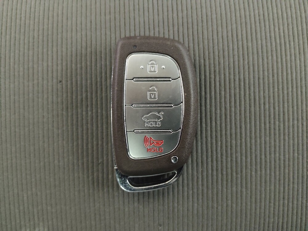 2018 Hyundai Elantra in Wilmington, NC 28405 - 18105328 32