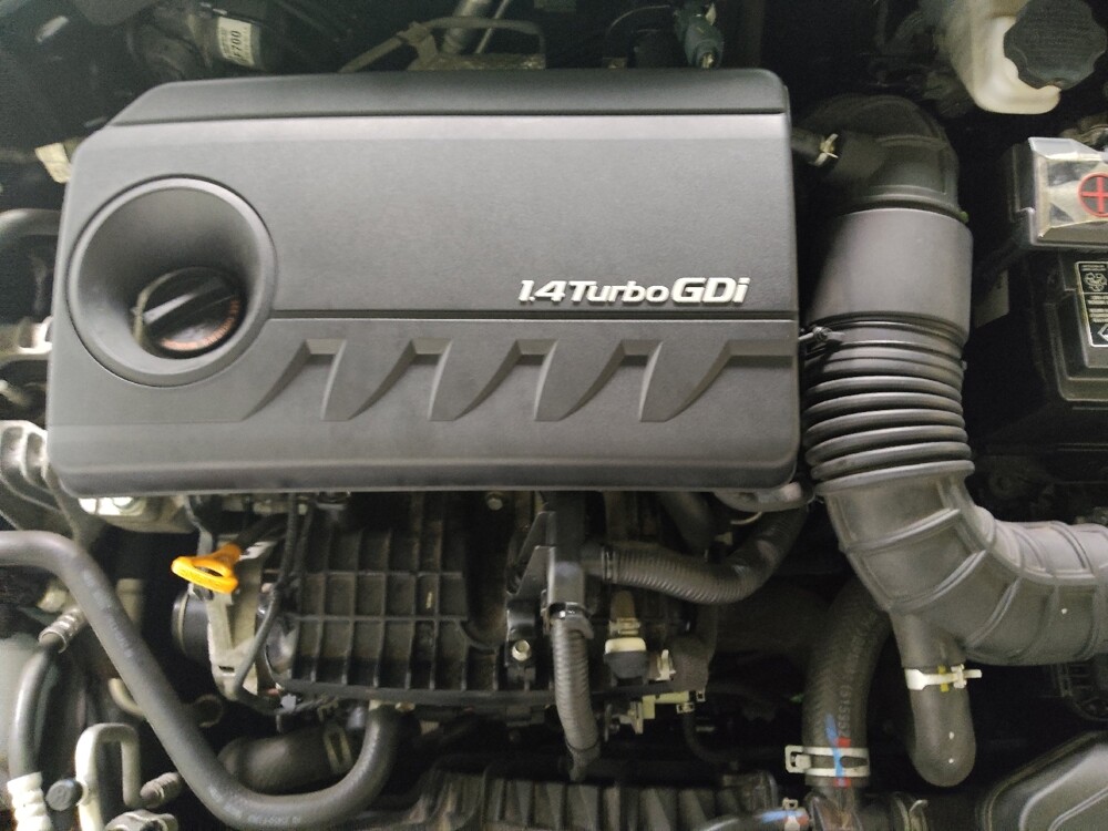 2018 Hyundai Elantra in Wilmington, NC 28405 - 18105328 30