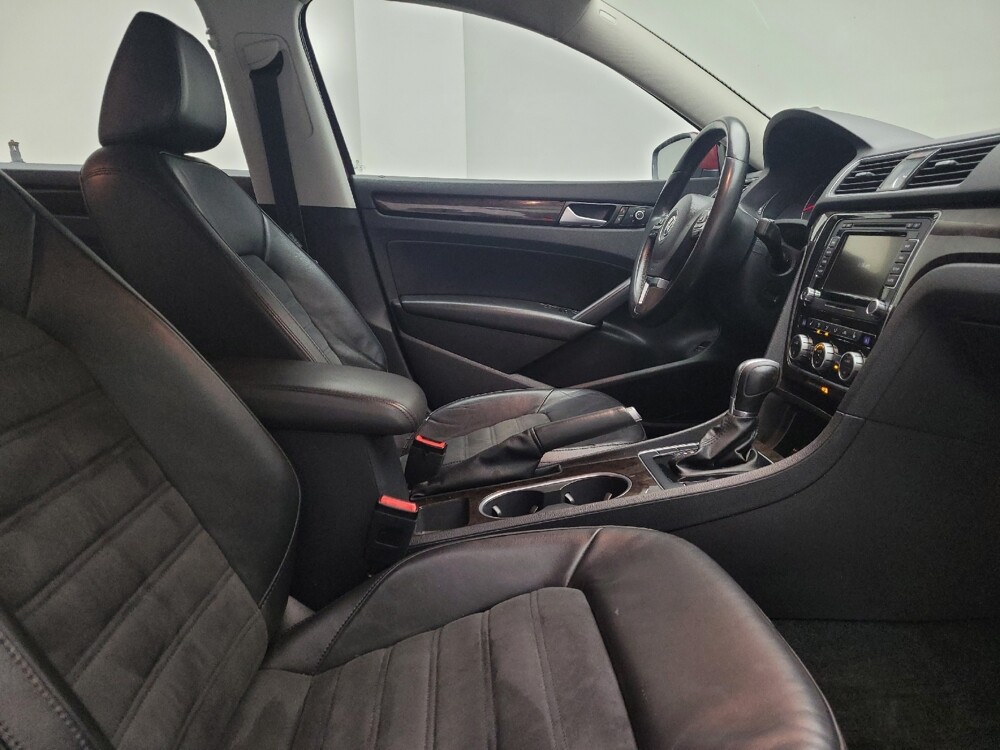 2015 Volkswagen Passat in St. Louis, MO 63136 - 18105334 21