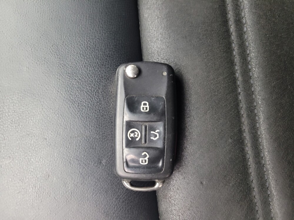 2015 Volkswagen Passat in St. Louis, MO 63136 - 18105334 32