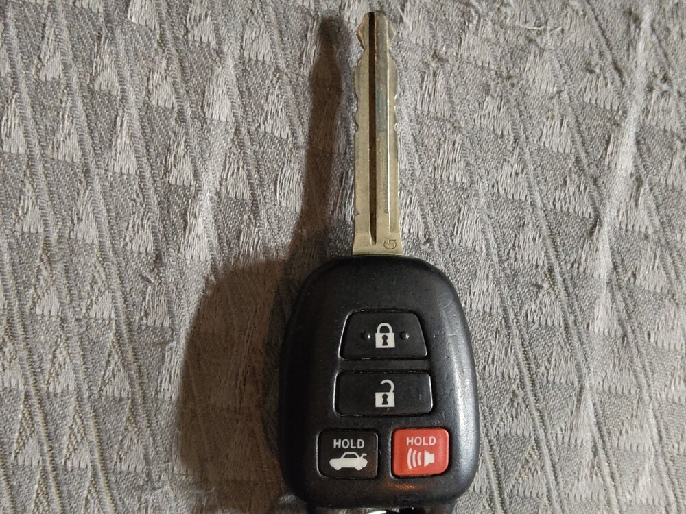 2013 Toyota Camry in Round Rock, TX 78664 - 18105338 32