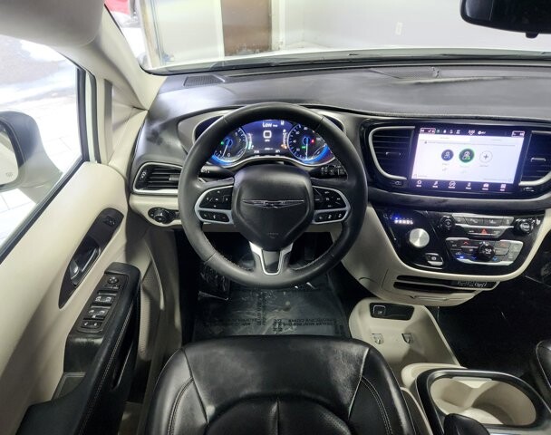 2023 Chrysler Pacifica in Cinnaminson, NJ 08077 - 18105350 16