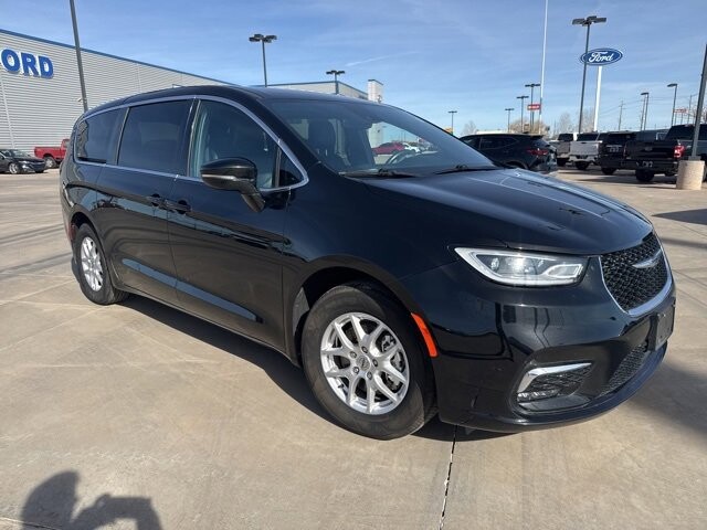 2025 Chrysler Pacifica in Winslow, AZ 86046 - 18105360 29