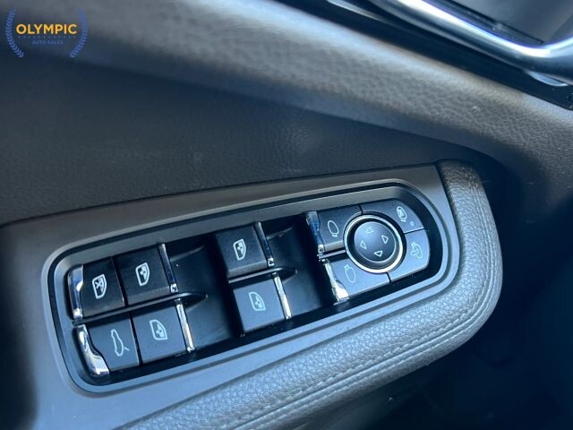 2017 Porsche Macan in Decatur, GA 30032 - 18105364 34