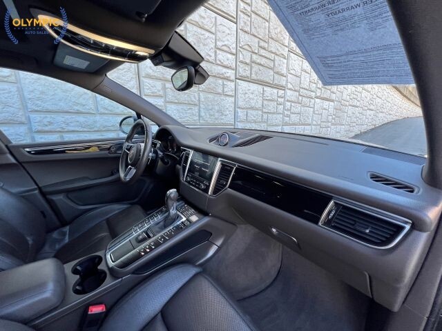 2017 Porsche Macan in Decatur, GA 30032 - 18105364 22