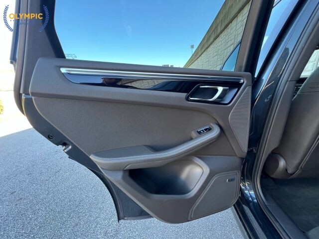 2017 Porsche Macan in Decatur, GA 30032 - 18105364 49