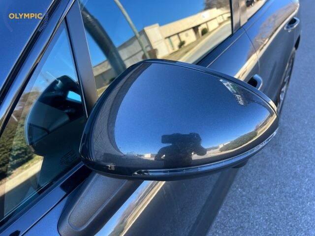 2017 Porsche Macan in Decatur, GA 30032 - 18105364 18