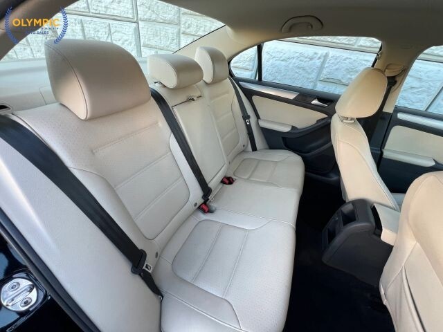 2018 Volkswagen Jetta in Decatur, GA 30032 - 18105365 45