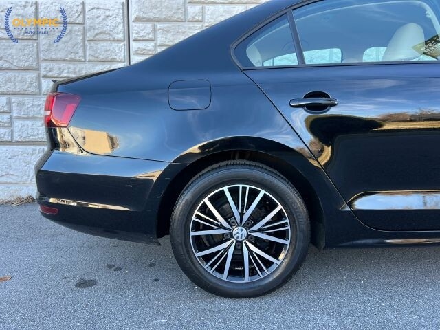 2018 Volkswagen Jetta in Decatur, GA 30032 - 18105365 12