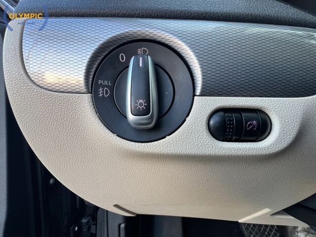 2018 Volkswagen Jetta in Decatur, GA 30032 - 18105365 28