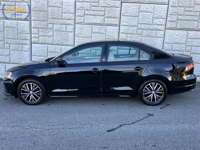 2018 Volkswagen Jetta in Decatur, GA 30032 - 18105365 7