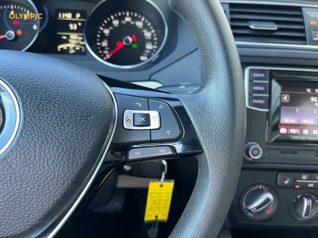 2018 Volkswagen Jetta in Decatur, GA 30032 - 18105365 25