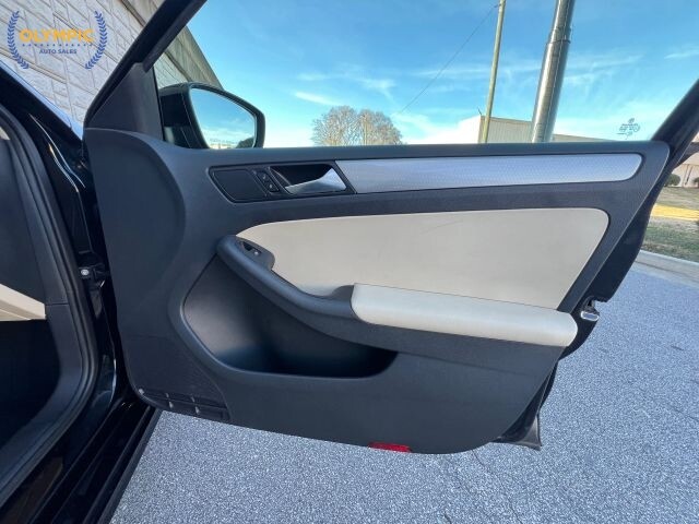 2018 Volkswagen Jetta in Decatur, GA 30032 - 18105365 38