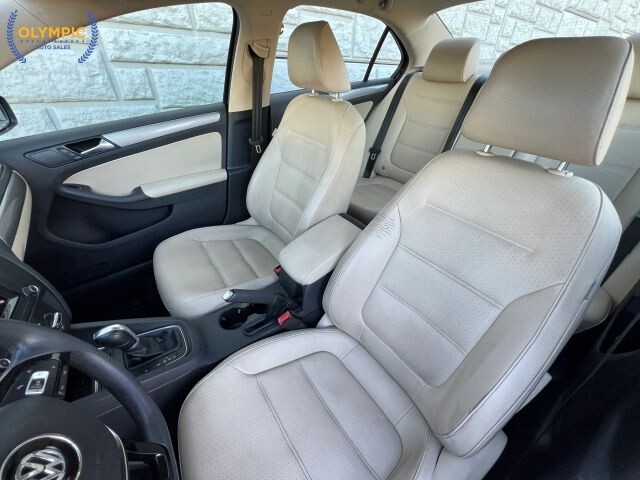 2018 Volkswagen Jetta in Decatur, GA 30032 - 18105365 41