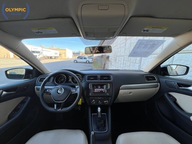 2018 Volkswagen Jetta in Decatur, GA 30032 - 18105365 21