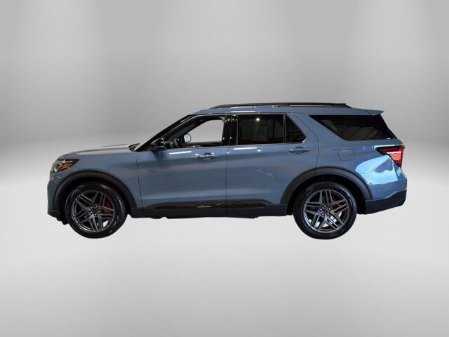 2025 Ford Explorer in Burlington, WI 53105 - 18105375 3
