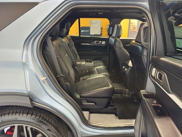 2025 Ford Explorer in Burlington, WI 53105 - 18105375 21