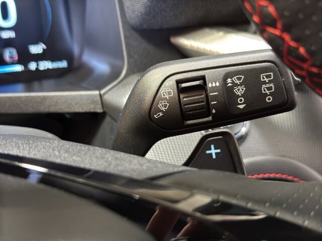 2025 Ford Explorer in Burlington, WI 53105 - 18105375 29