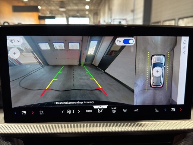 2025 Ford Explorer in Burlington, WI 53105 - 18105375 32