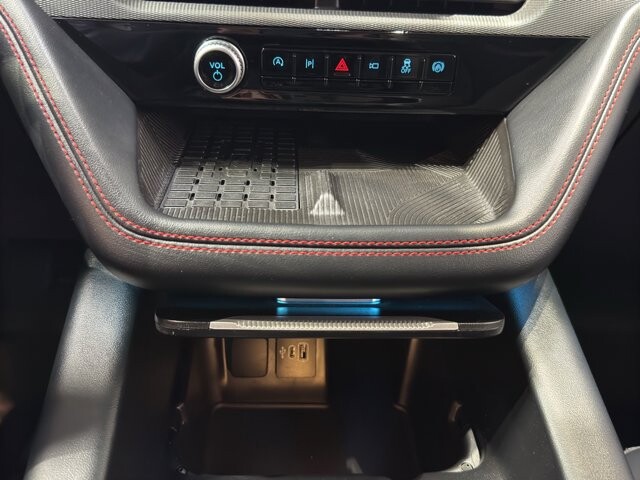 2025 Ford Explorer in Burlington, WI 53105 - 18105375 34