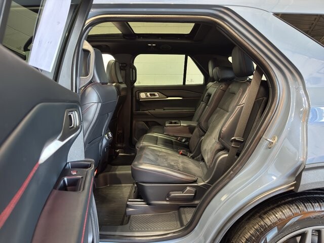 2025 Ford Explorer in Burlington, WI 53105 - 18105375 12