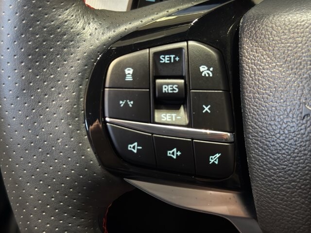 2025 Ford Explorer in Burlington, WI 53105 - 18105375 26