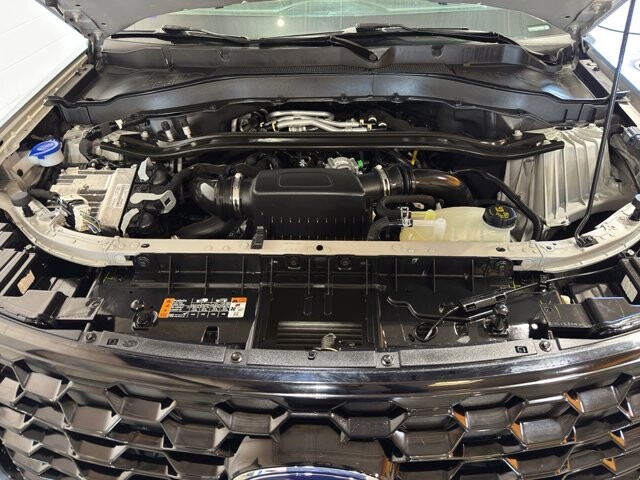 2025 Ford Explorer in Burlington, WI 53105 - 18105375 41