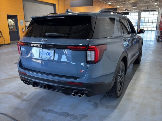 2025 Ford Explorer in Burlington, WI 53105 - 18105375 50