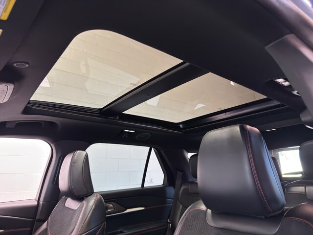 2025 Ford Explorer in Burlington, WI 53105 - 18105375 40