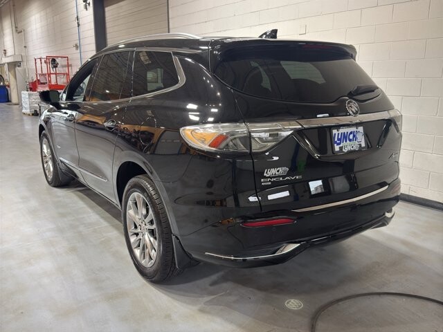2024 Buick Enclave in Burlington, WI 53105 - 18105377 3