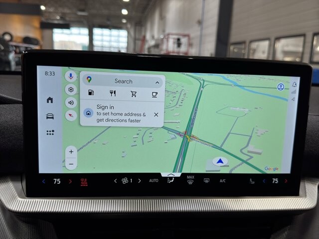 2025 Ford Explorer in Burlington, WI 53105 - 18105380 32