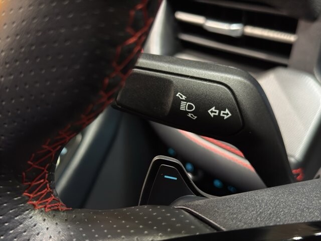 2025 Ford Explorer in Burlington, WI 53105 - 18105380 26