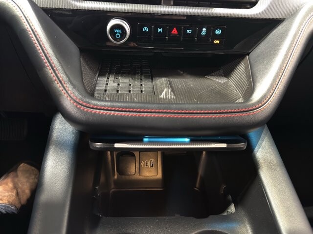 2025 Ford Explorer in Burlington, WI 53105 - 18105380 33