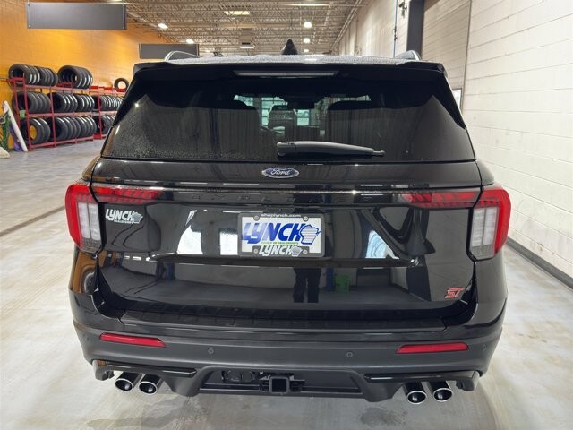 2025 Ford Explorer in Burlington, WI 53105 - 18105380 4