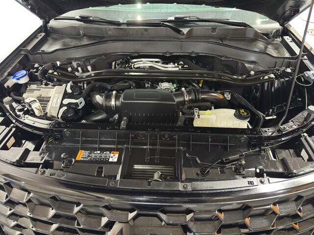 2025 Ford Explorer in Burlington, WI 53105 - 18105380 40