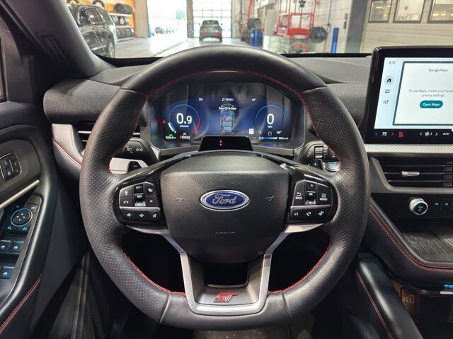 2025 Ford Explorer in Burlington, WI 53105 - 18105380 24
