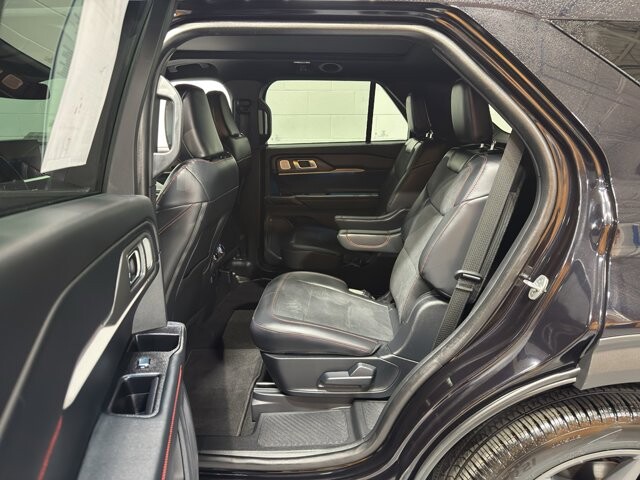 2025 Ford Explorer in Burlington, WI 53105 - 18105380 10