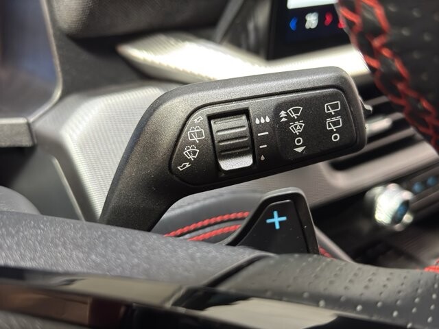 2025 Ford Explorer in Burlington, WI 53105 - 18105380 28