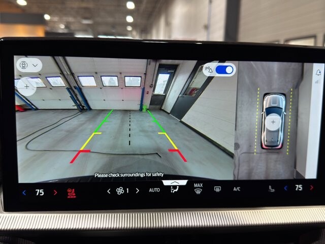 2025 Ford Explorer in Burlington, WI 53105 - 18105380 31