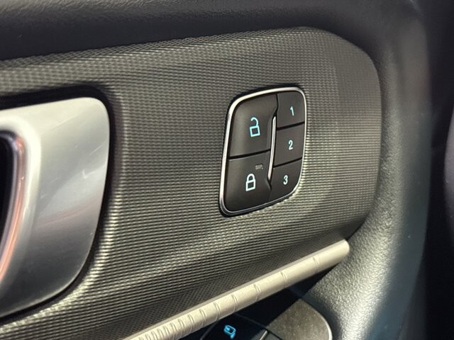 2025 Ford Explorer in Burlington, WI 53105 - 18105380 36
