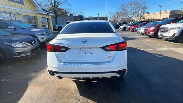 2020 Nissan Altima in Greenville, SC 29607 - 18105382 4