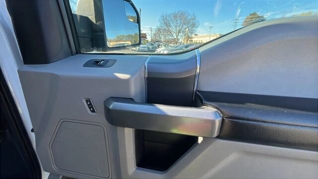 2015 Ford F150 in Greenville, SC 29607 - 18105386 14