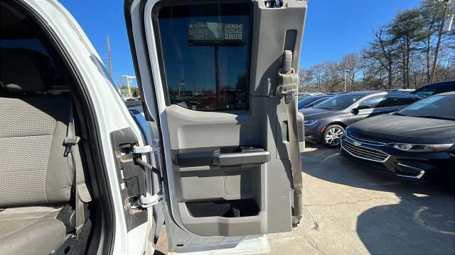2015 Ford F150 in Greenville, SC 29607 - 18105386 23