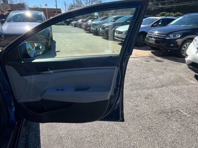 2018 Hyundai Elantra in Greenville, SC 29607 - 18105388 13