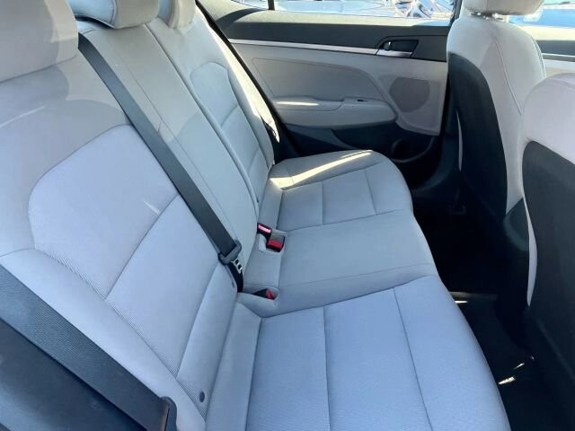 2018 Hyundai Elantra in Greenville, SC 29607 - 18105388 19